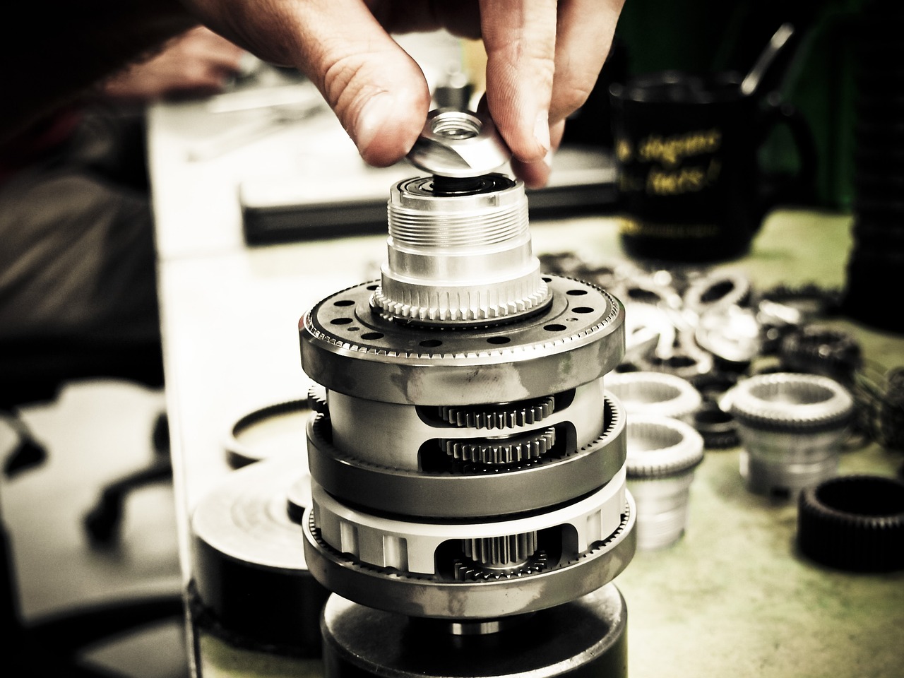 网易手机卡实名账号：购买交友平台软件版权